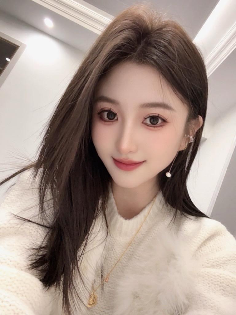 2017年第一次找小雪老师剪短发相识，一直到现在2025了，年复一年...