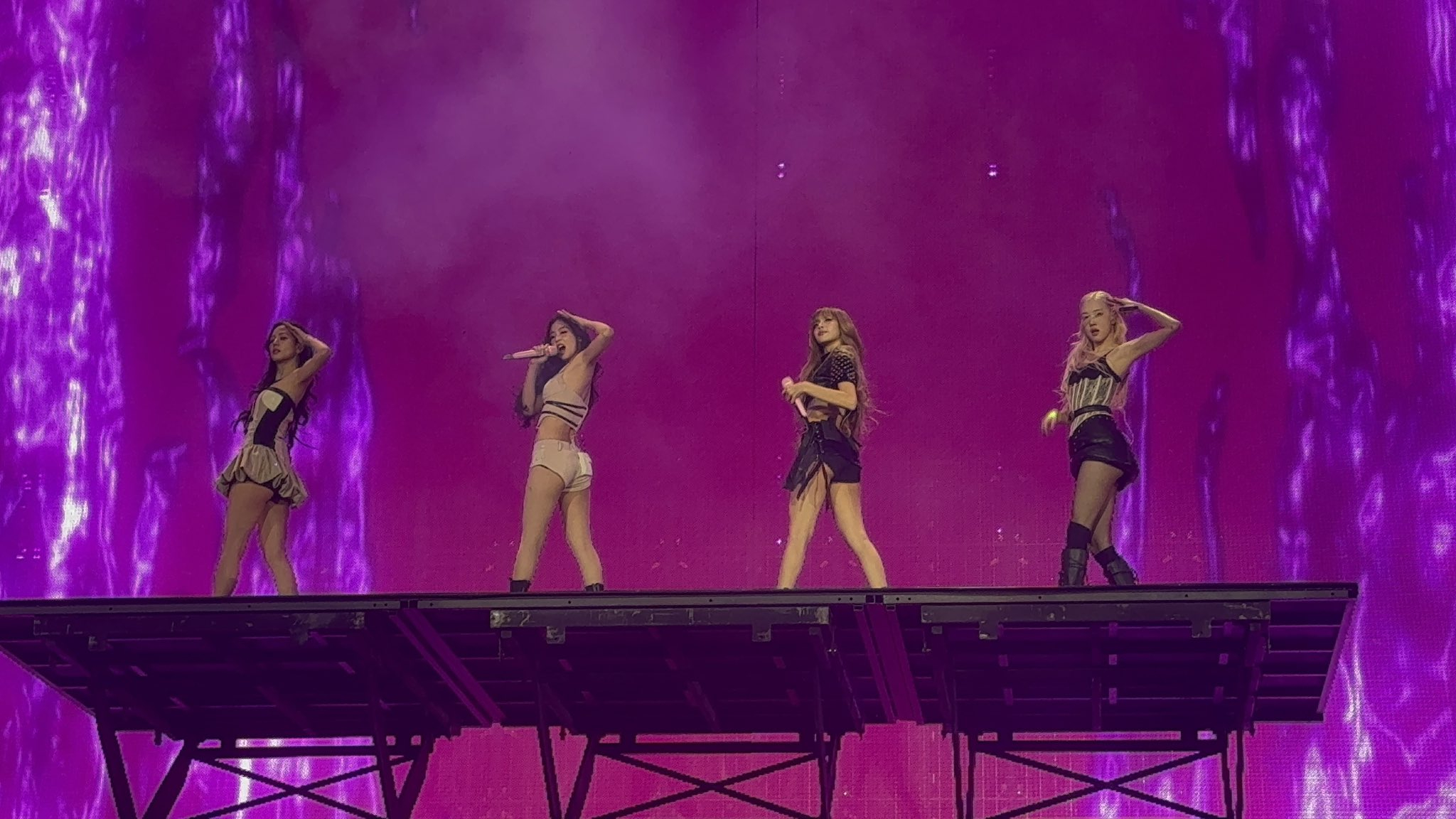 BLACKPINK出来了！！ ​​​