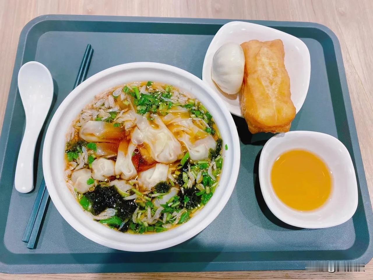 吃了个阿里巴巴食堂早餐
在付款时还跳出了一个8.5元的红包
0元就餐[笑哭][笑