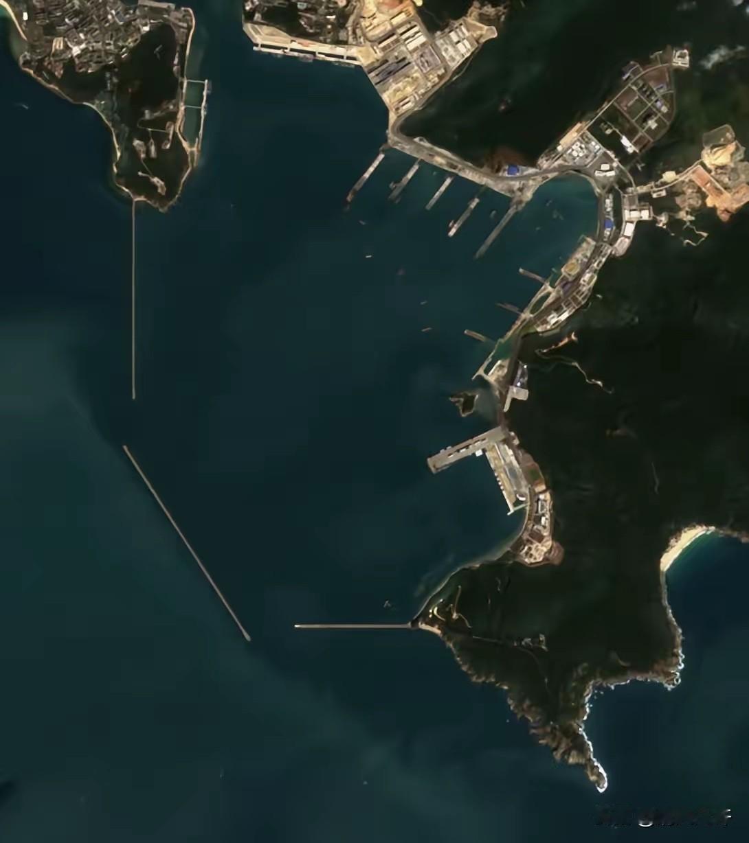 中国三艘航母全部出海部署！

​中国海军这波操作太提气了！辽宁舰、山东舰带着多艘