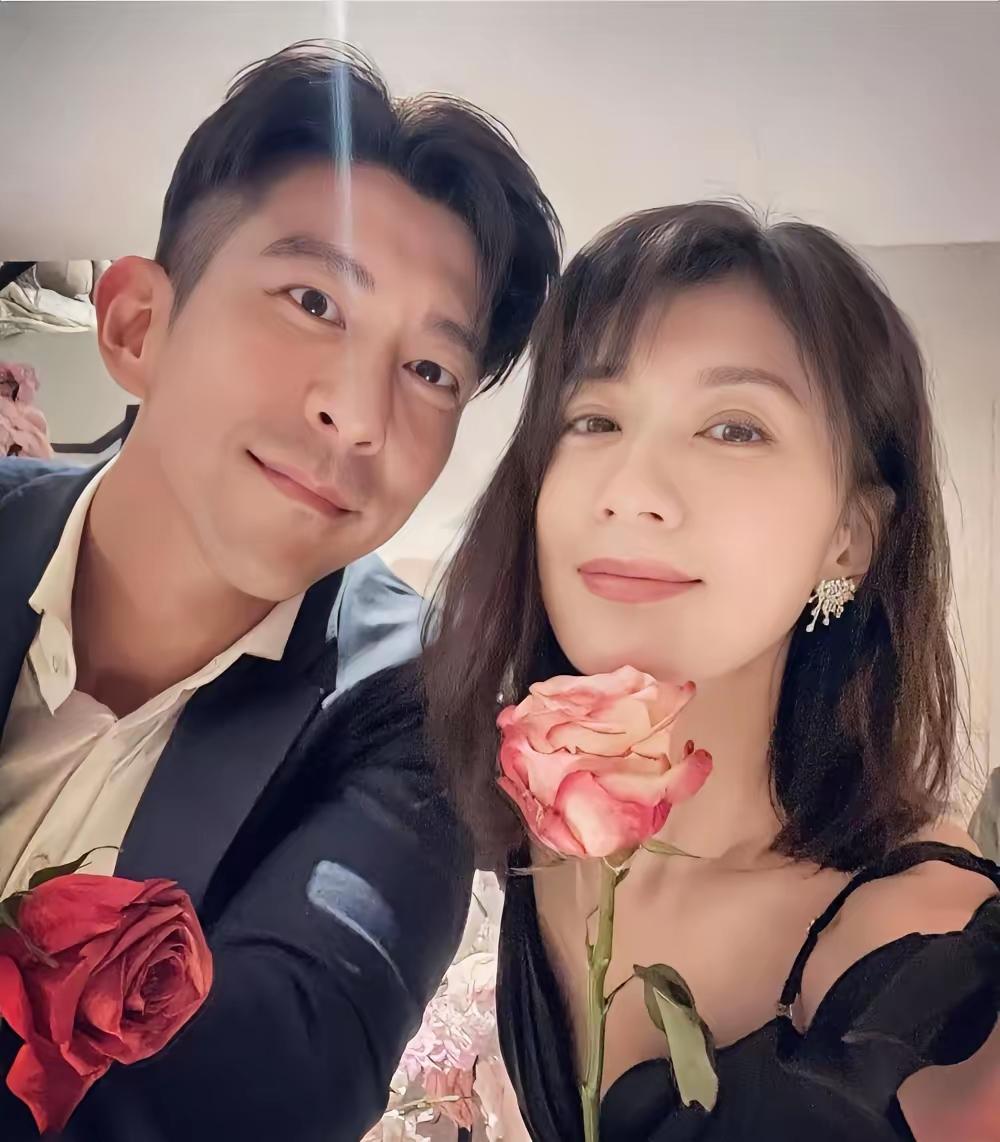 贾静雯老公修杰楷当着孩子面被抓，51岁的她彻底陷入忙乱！之前不少人不看好他俩，真