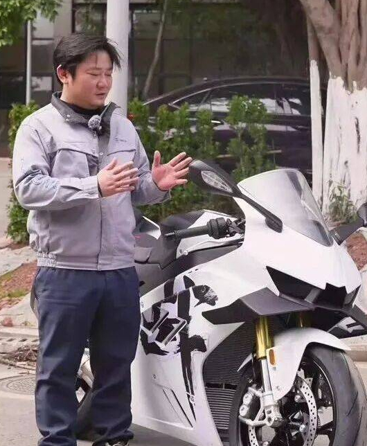 张雪机车成功拿下宁德时代旗下新能安的战略大单双方将开展车电一体深度合作，联合研发