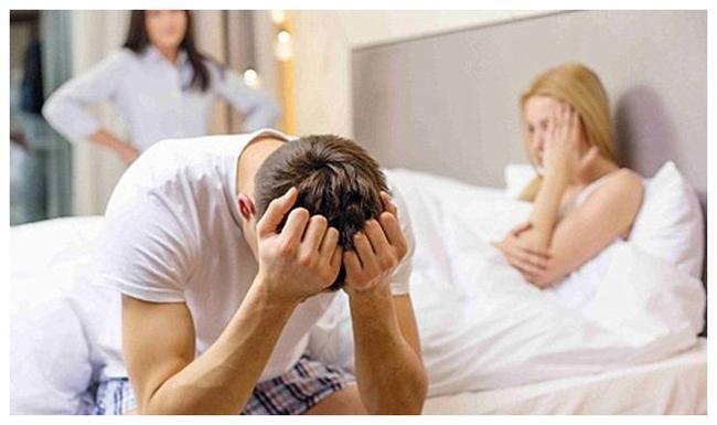 大快人心！一女子在丈夫去世后，发现他生前竟给第三者转了242万，法院判决来了！