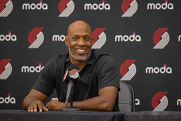 比卢普斯在非法扑克赌博中使用了“透视桌”，这类设备能让特定玩家获得作弊优势。 ​