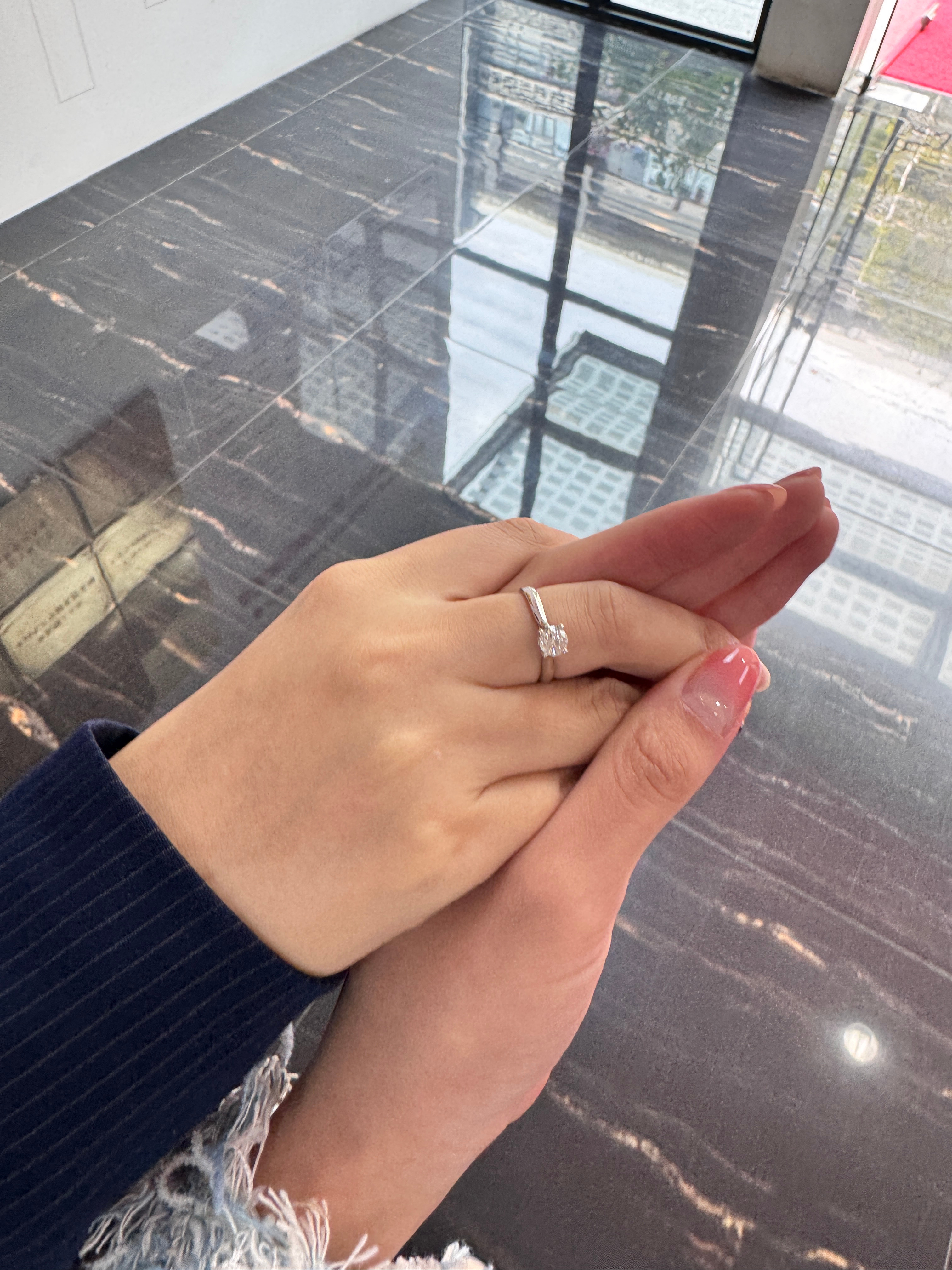 我同事的大💍[哇] ​​​