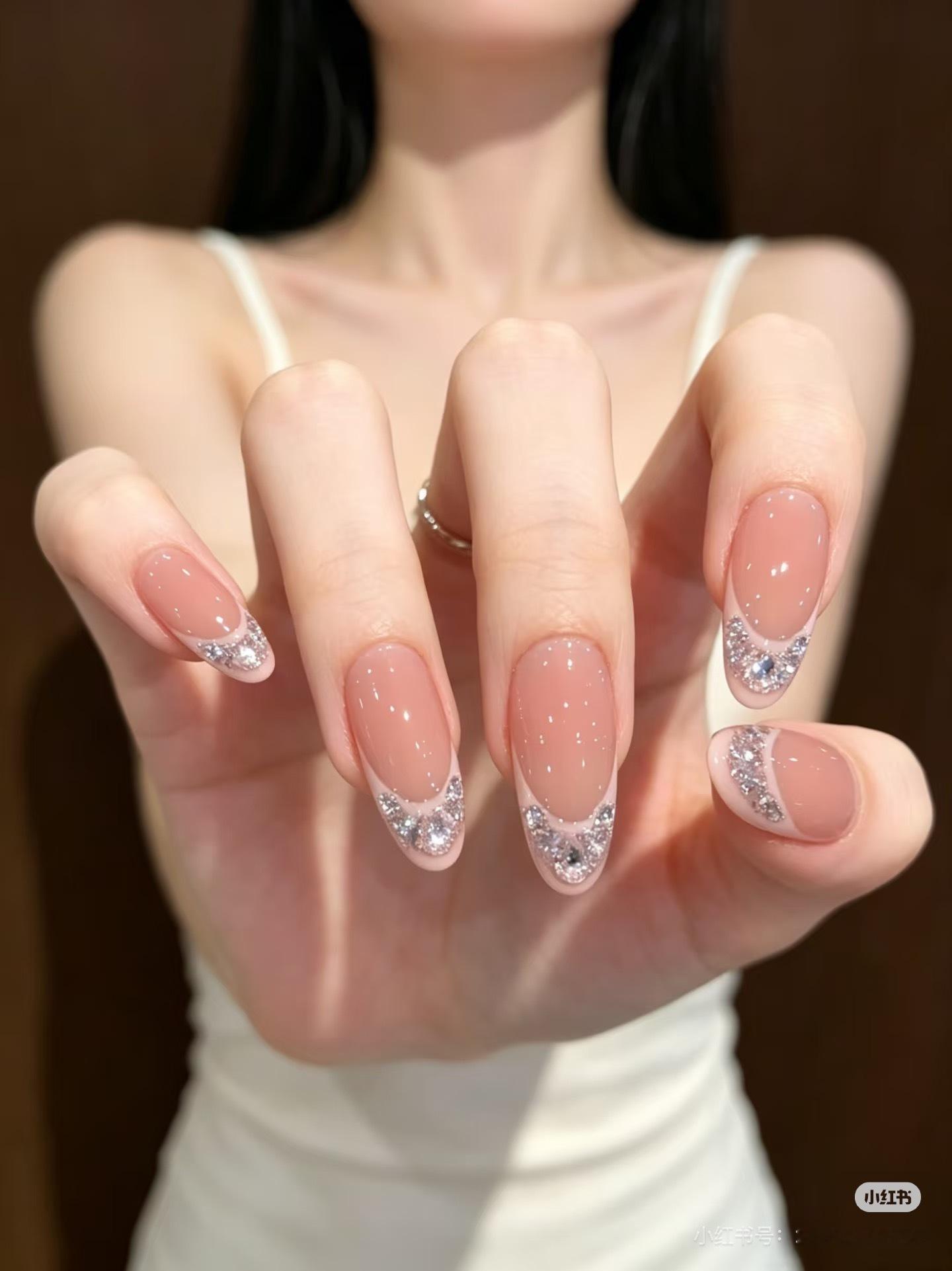 七月份美甲💅🏻极限三选一路过帮我选选吧😚 