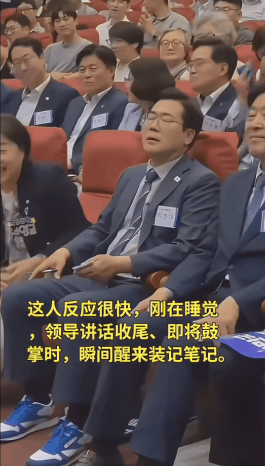 这人不去演小品实在是太可惜了，他的人生，一半是生活，一半是戏！