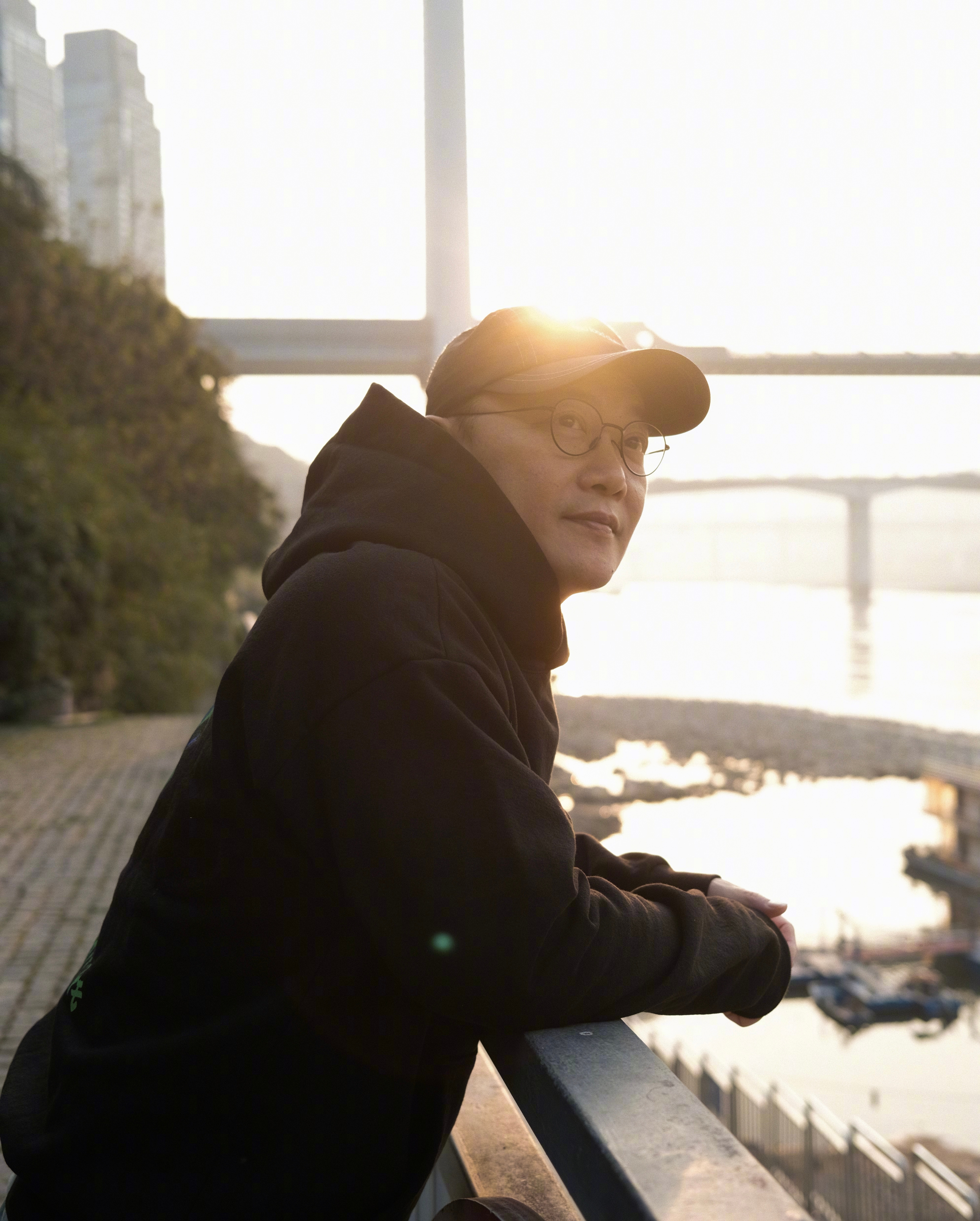 陈康堤回应靠爸爸陈奕迅名气拿奖 近日，陈奕迅女儿陈康堤出席《拉阔音乐会》记者会，