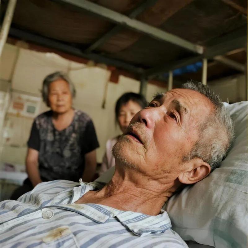 从2026年1月1日起，全国开始给中度及以上失能老人发养老服务消费补贴了，不过大