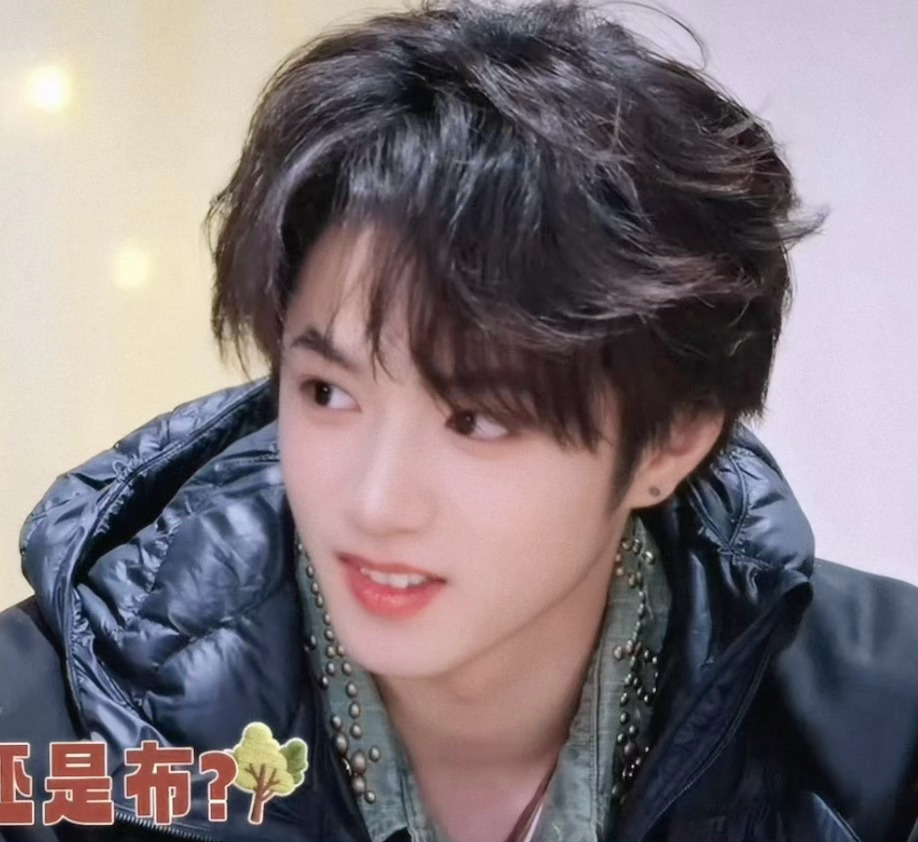 嗯对小卷毛我将祈祷演唱会也能出现！！！！好喜欢这种自然形态⬇️出现的懵懵卷毛 