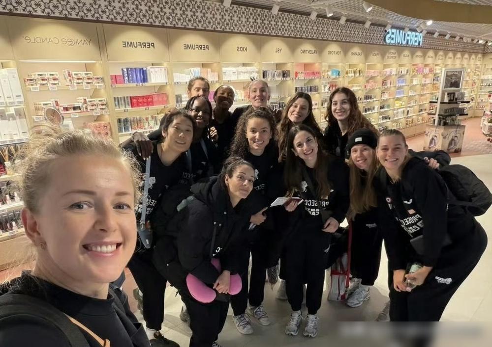 科内利亚诺出发了，出发了。
明晚02，00欧冠正赛小组赛第二轮客场对阵德累斯顿