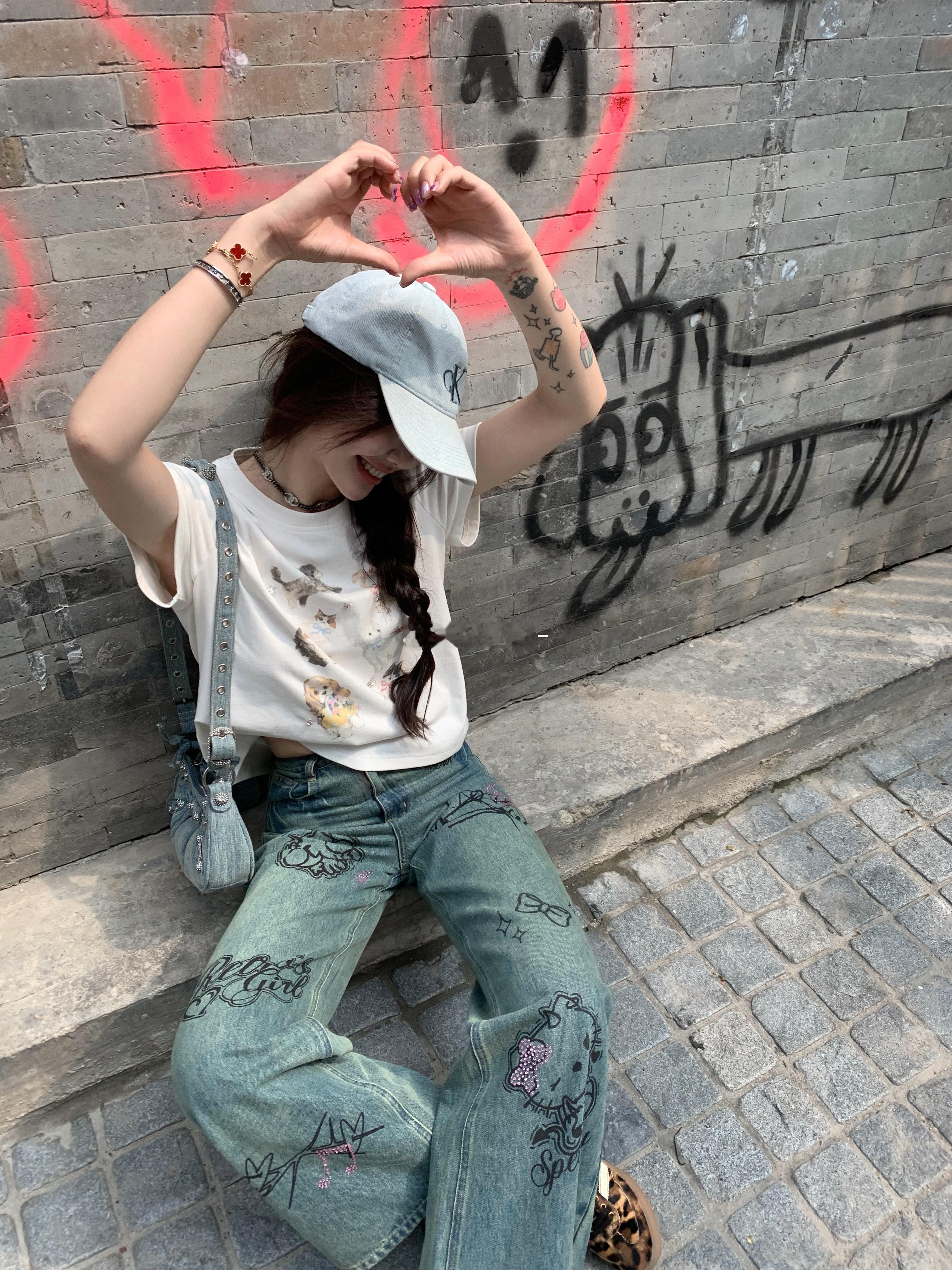 ꉂ ･ ･ ☆.ᐟ 艺术烫钻涂鸦载动日常穿搭的生命力 vibe风牛仔裤 p/z 