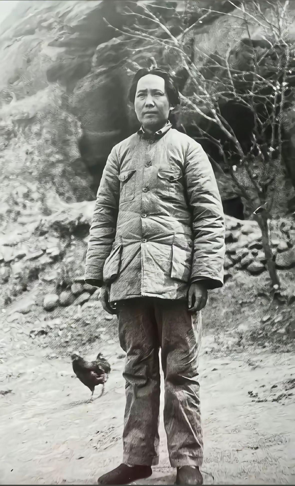 这就是伟大的领袖，粗衣布鞋，敢问古今谁能做到，忧国忧民，穷尽一生为民造福！伟人千