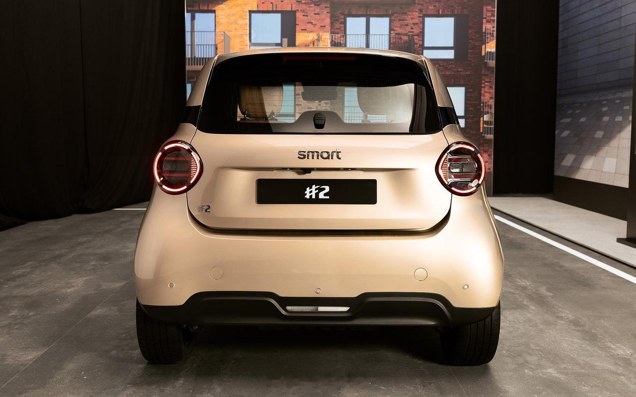 smart精灵2号高定版限量开售2026巴黎车展 在中国汽车市场“车越造越大”的