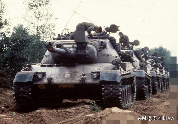 在前往到达基辅前线之前，柏林的豹1坦克参加过的军事行动仅有在巴尔干和喀布尔地区的