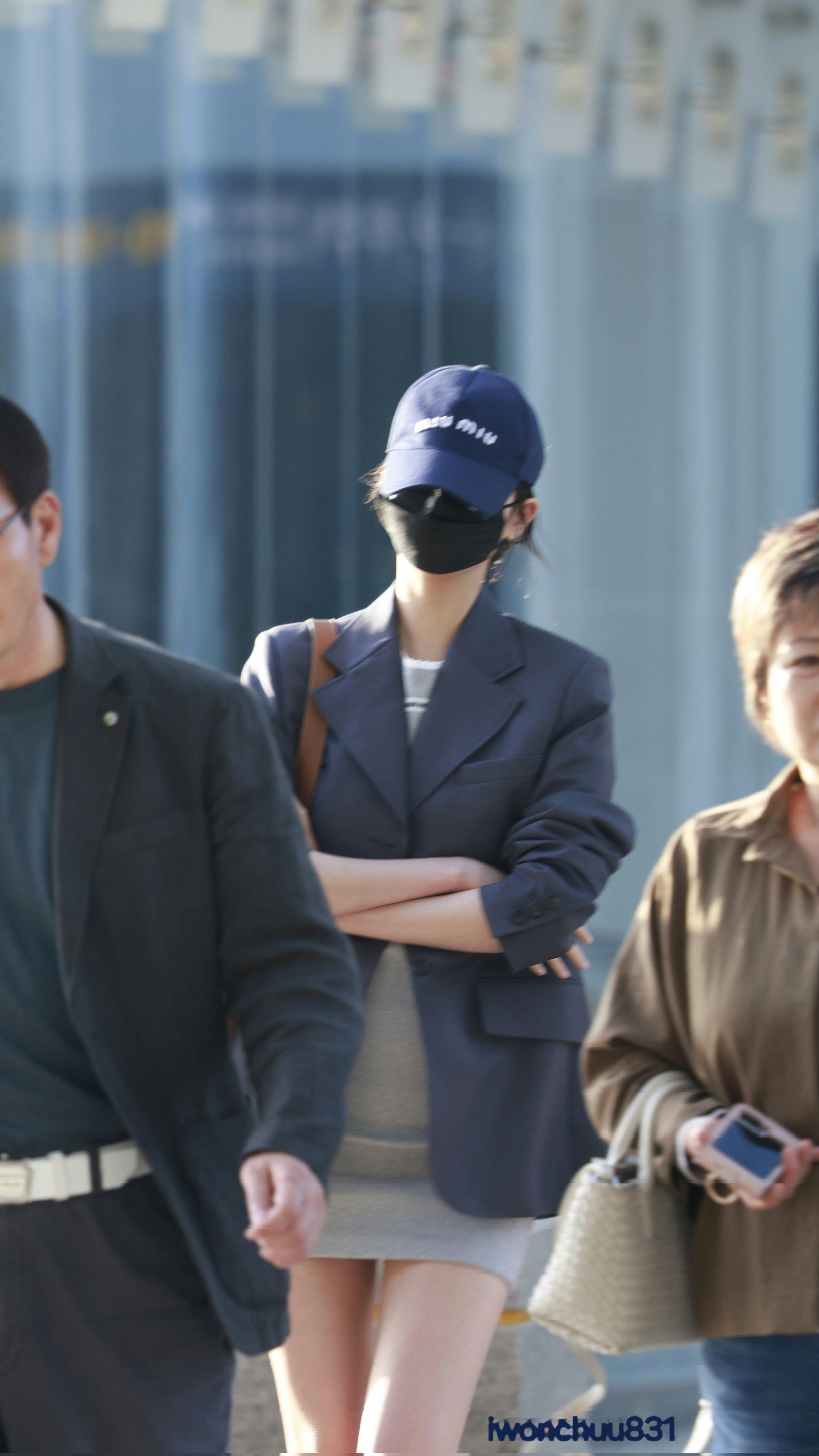 😭我们小张真是世界上最完美的衣架子（太有范了的赞叹 无物化意思……这西装被这么