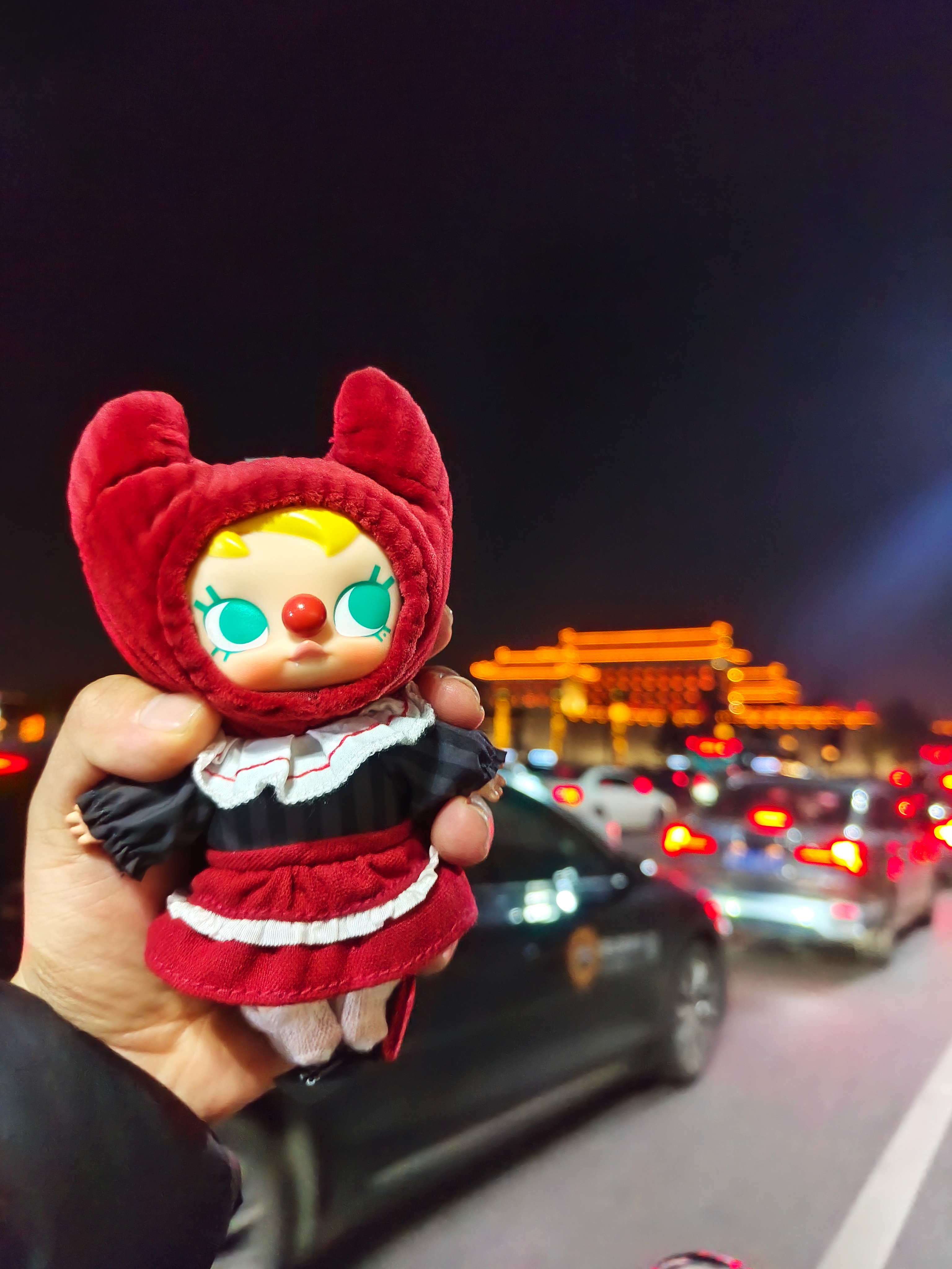 凑个热闹[笑cry][笑cry][笑cry]德福巷好多人啊！万圣节西安  ​​​