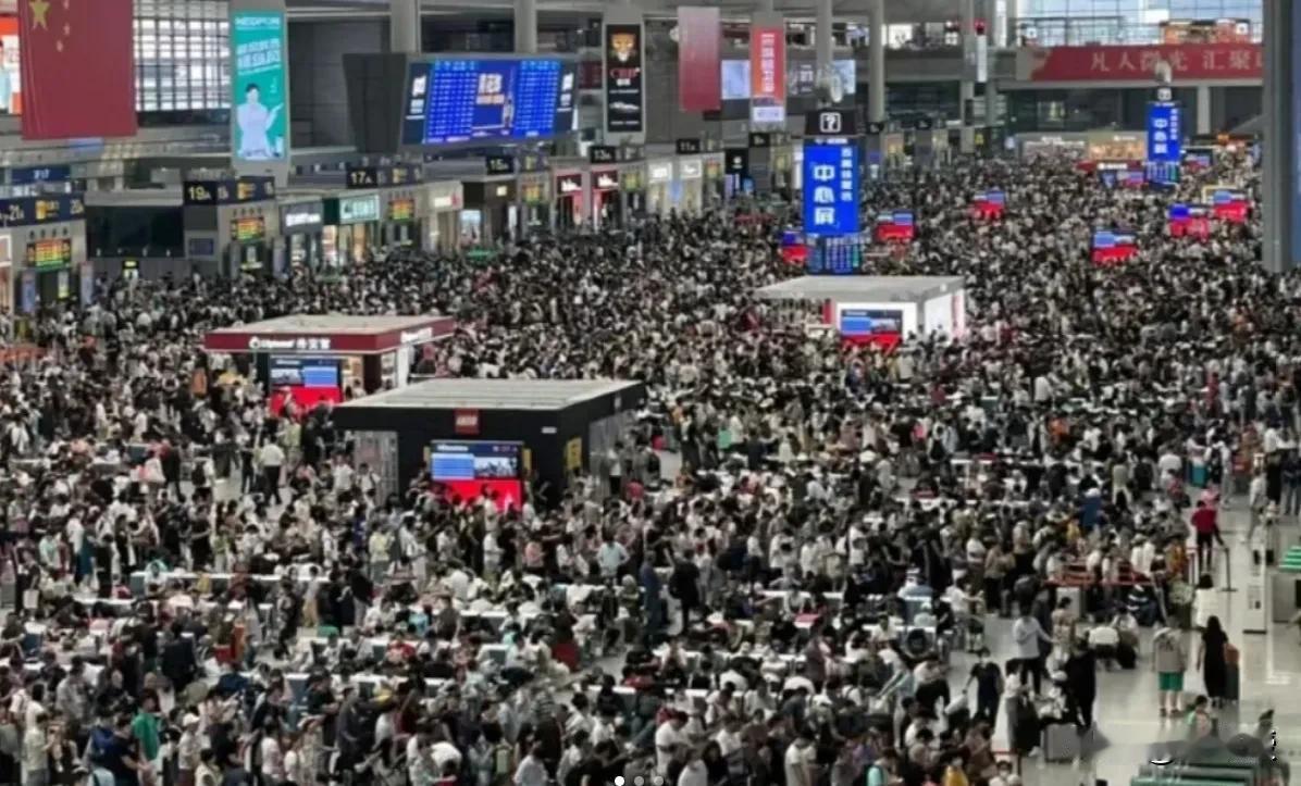 风向彻底变了，今年国庆，大家有没有发现三个“反常”现象？

第一，国内消费太猛了