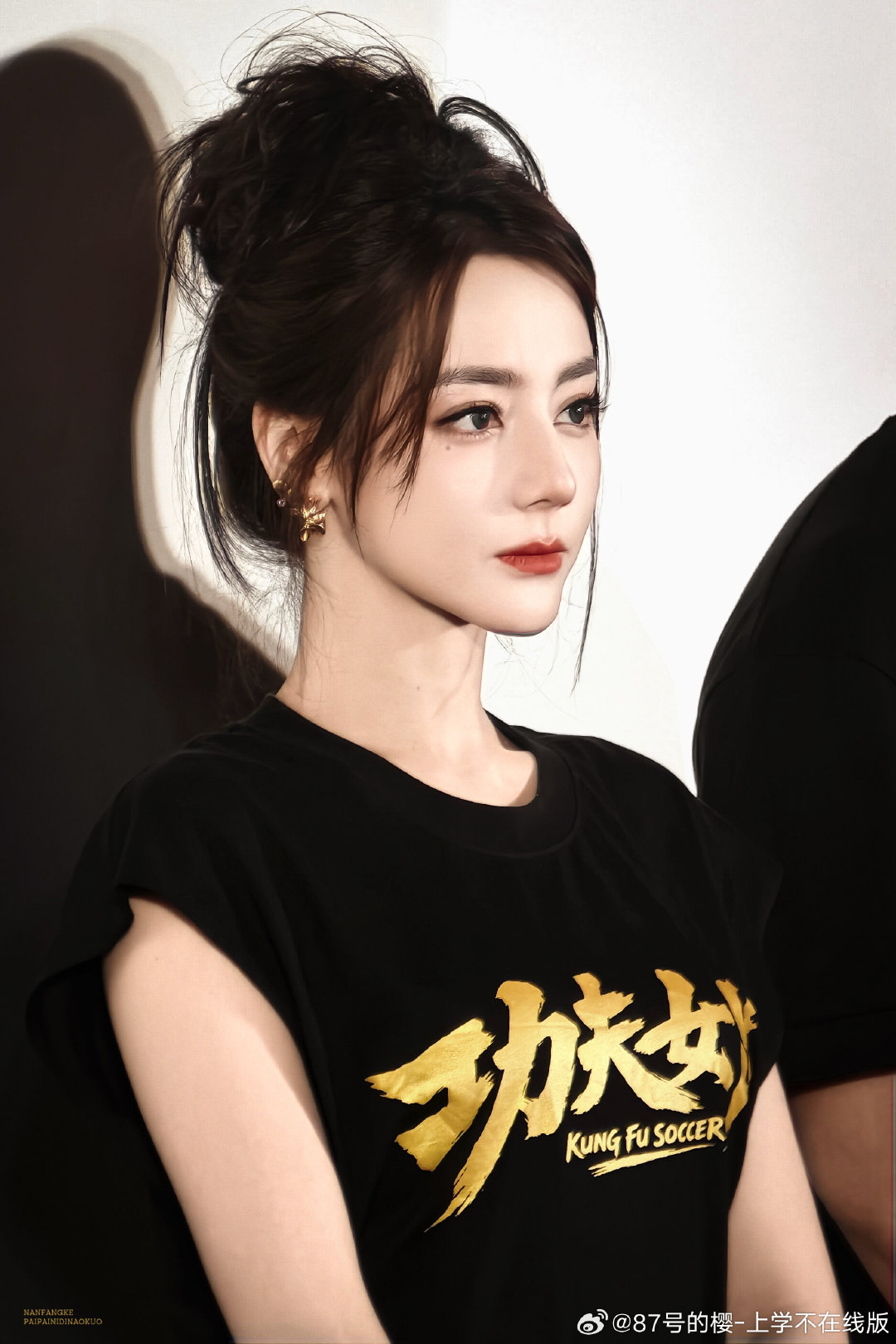 周星驰这动作似曾相识严重怀疑周星驰刷到过热巴的综艺星爷这一套动作熟练度拉满，和热