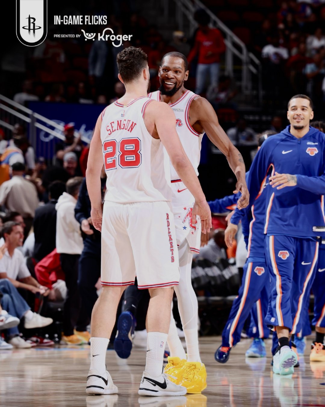 记者：“当杜兰特和申京打出二人配合时，他们在进攻端似乎更容易得到好的出手机会，而