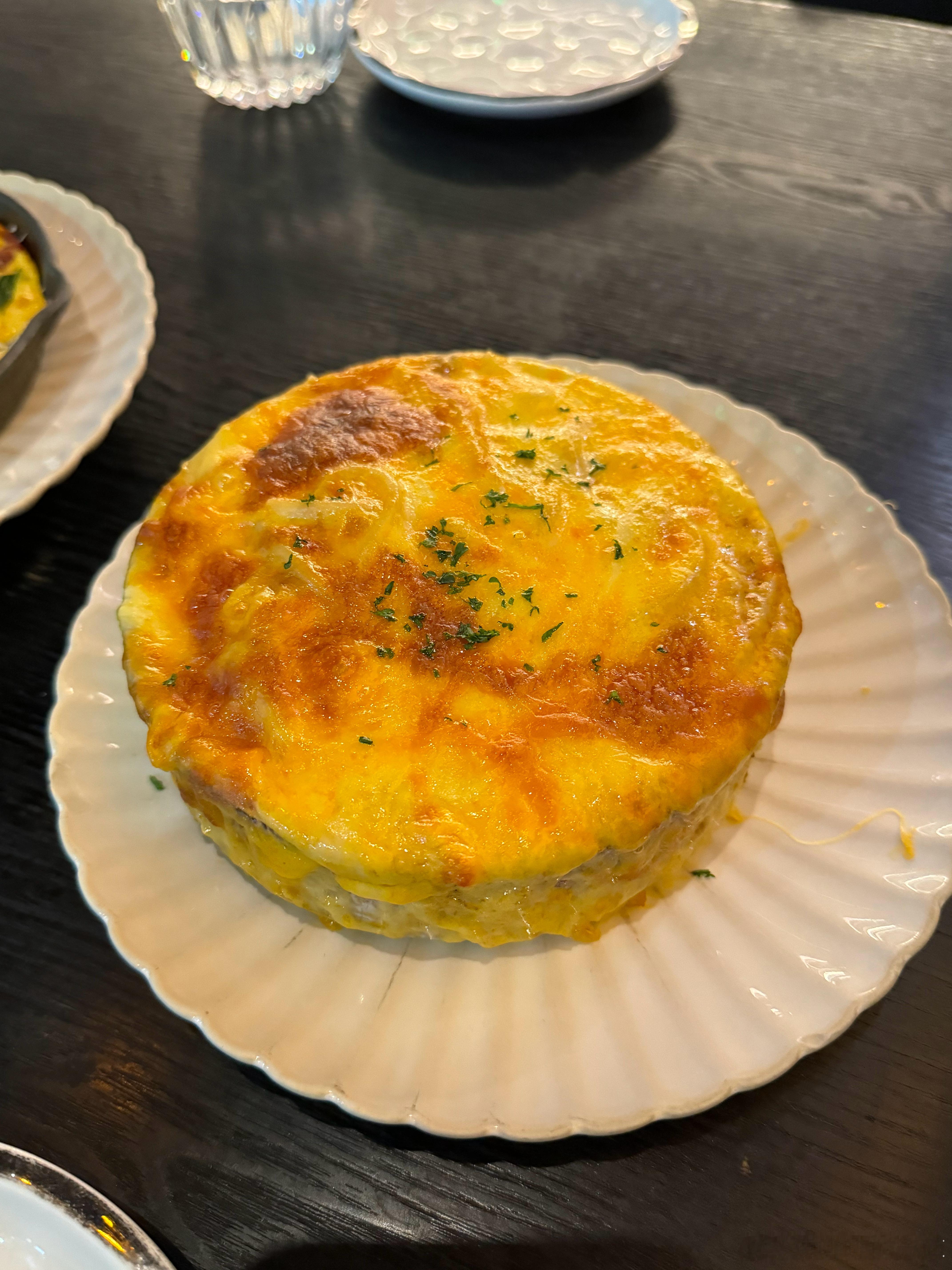 热量炸弹意面 满满的芝士肉酱菠菜鸡蛋火山披萨 里面的芋头丝好好吃#美食分享#  