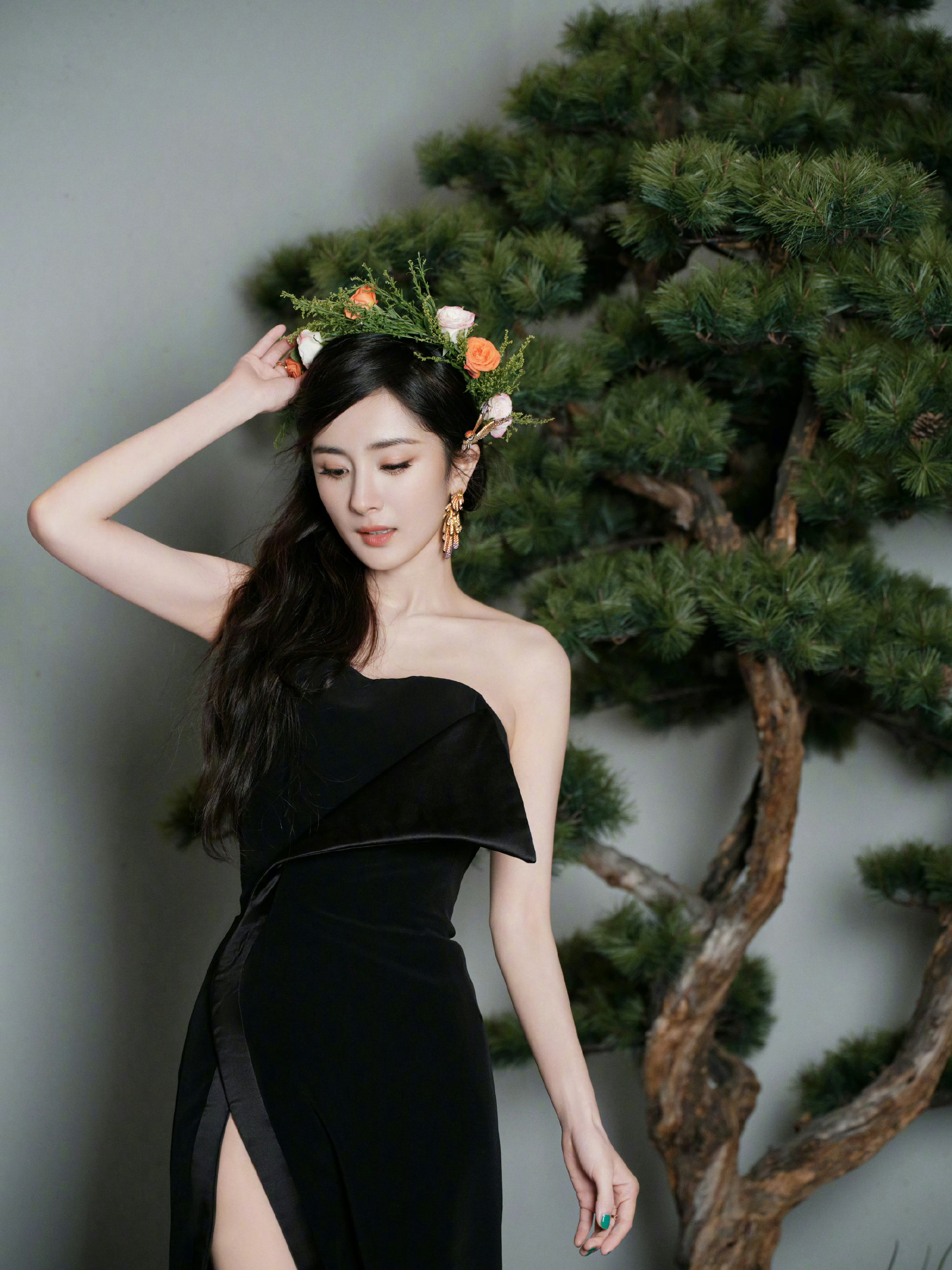 杨幂与小时候同框，从小美丽大的大幂幂。杨幂
