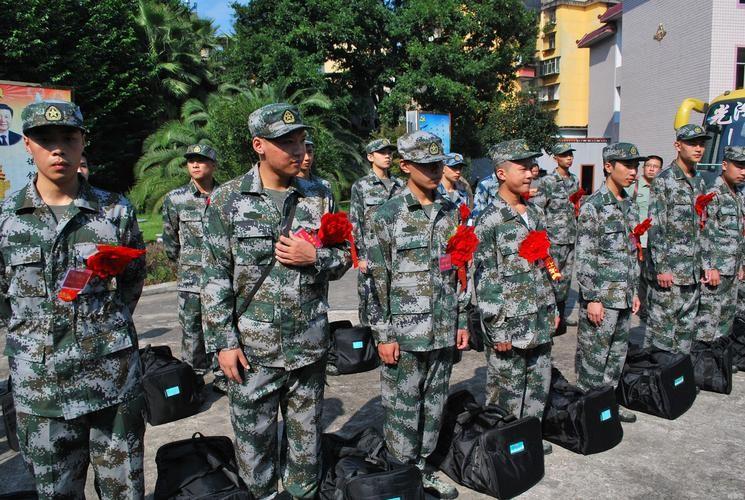 堂哥从小就非常淘气，长大更是不学好，整天不上学，跟着别人吃喝玩乐，让大伯一家愁死