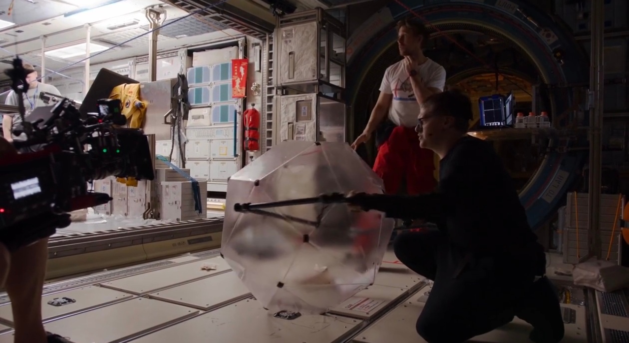 挽救计划洛基滚球是实拍挽救计划洛基滚球是手搓 太可爱了，这个花絮虽然看不到洛基实