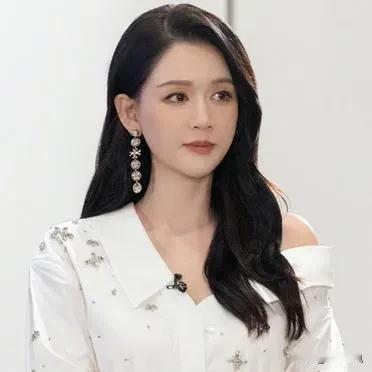 谣言止于智者，网络暴力真的很伤人，陈乔恩发声，真的很有勇气，为她的勇敢点赞。
