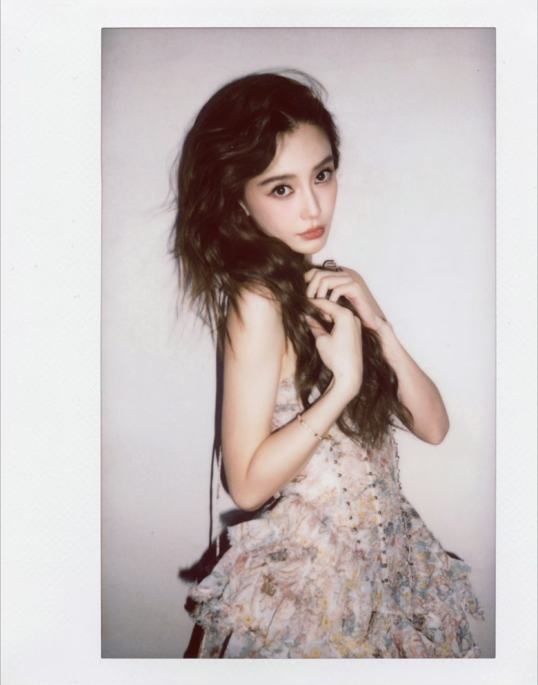 angelababy[超话] [二哈]听研品牌全球代言人杨颖 我比流言更早认识你