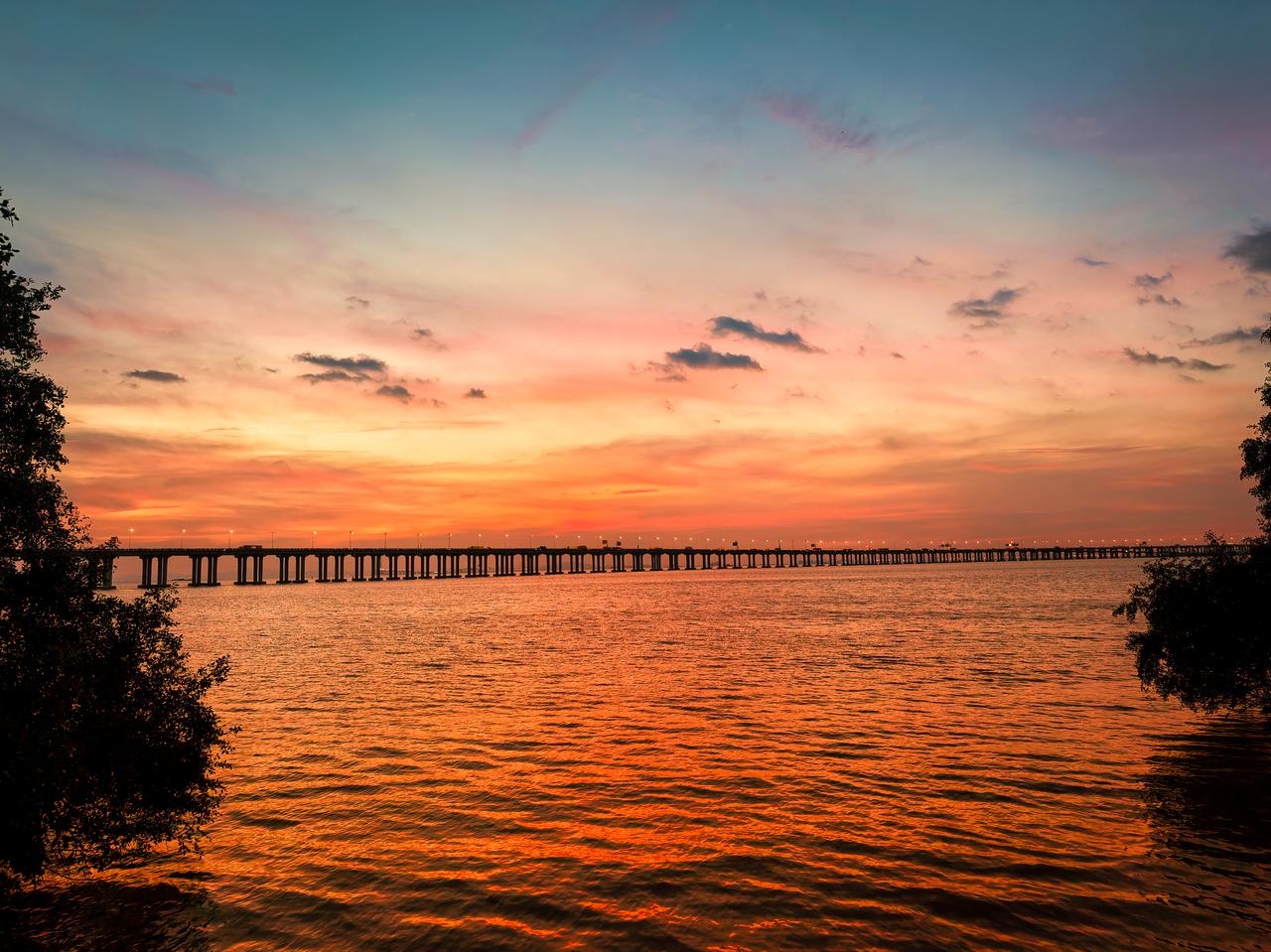 Pura90的橘子海颜色，被一个叫什么乐队的说侵权，我想问一下，我去海边拍一张橘