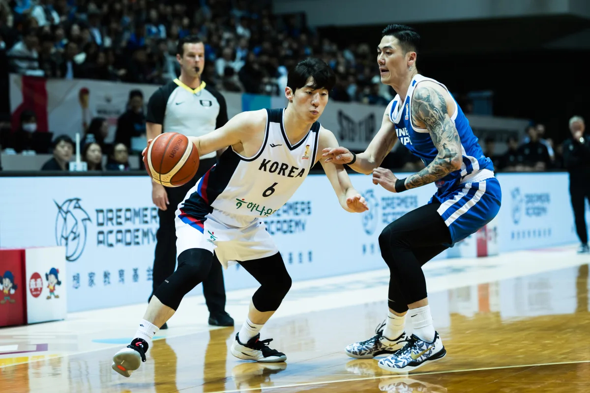 稍晚结束的另一场B组小组赛，中国台北队以77比65击败韩国队，赢取世预赛首胜。刘