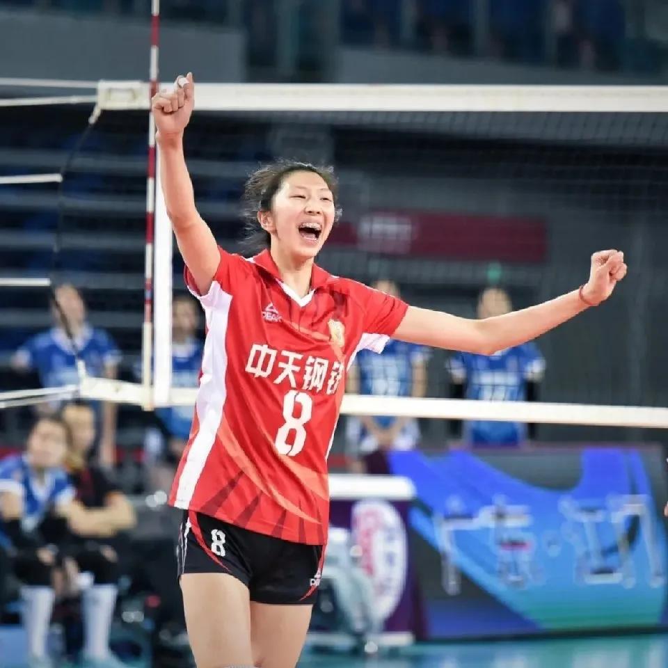 中国女排边攻位置这样搭配最合适！
🌟大主攻李盈莹！替补吴梦洁或王艺竹！
肩负进