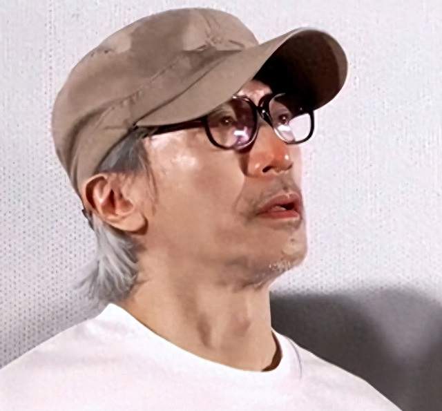 1港元甩掉860万负债：64岁周星驰这步棋，很多人没看懂