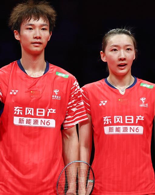2026年羽毛球世锦赛羽毛球 蒋魏组合 莱巴金娜冲击世界第一 蒋魏 21-12,