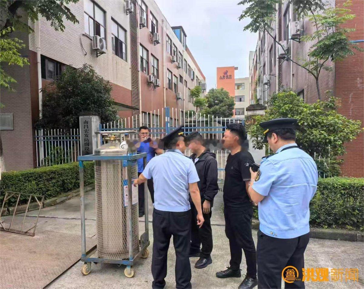 【英雄城交通•综合 | 严查无证危化运输 筑牢道路安全防线】南昌稳中求进高质量发