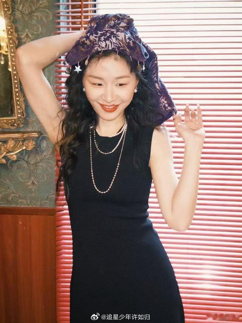 金靖确定不是本色出演吗 金靖真是一点不亏着自己，好色女人设她应该是内娱头一份。郭