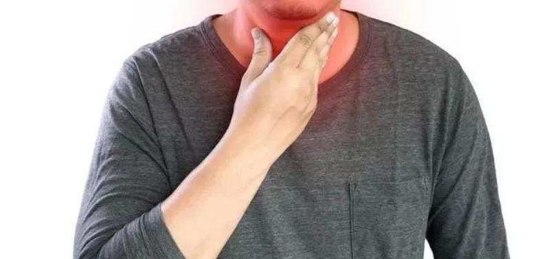 咽炎反复折磨人，除了多喝水，还能怎么治？试试这2个中医法

在许多人群中，尤其是