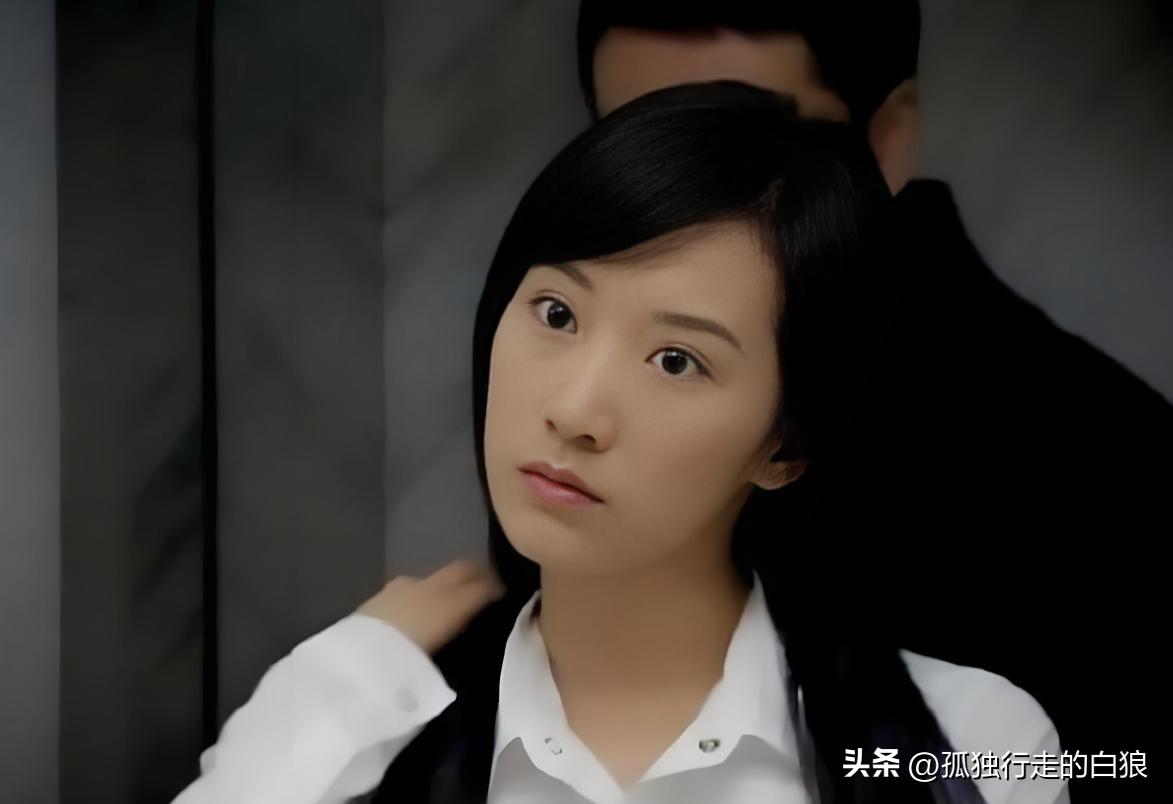 蜗居里宋思明为何喜欢海藻？难道是看中她提供的情绪价值？还是在缅怀年轻的自己？
