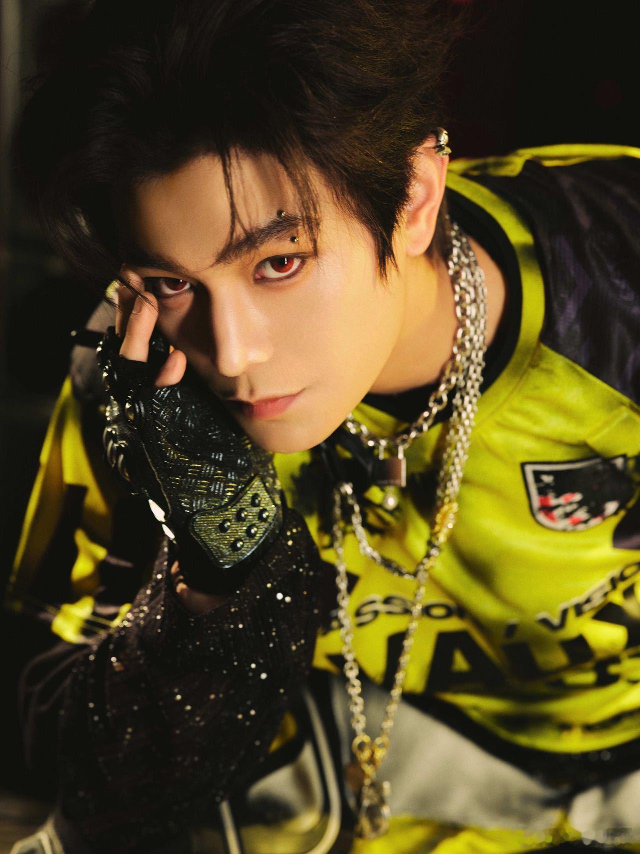 还以为丁禹兮办了个海选 家人们，丁禹兮跨年搞了个大惊喜！四城同时开展全息合影，粉