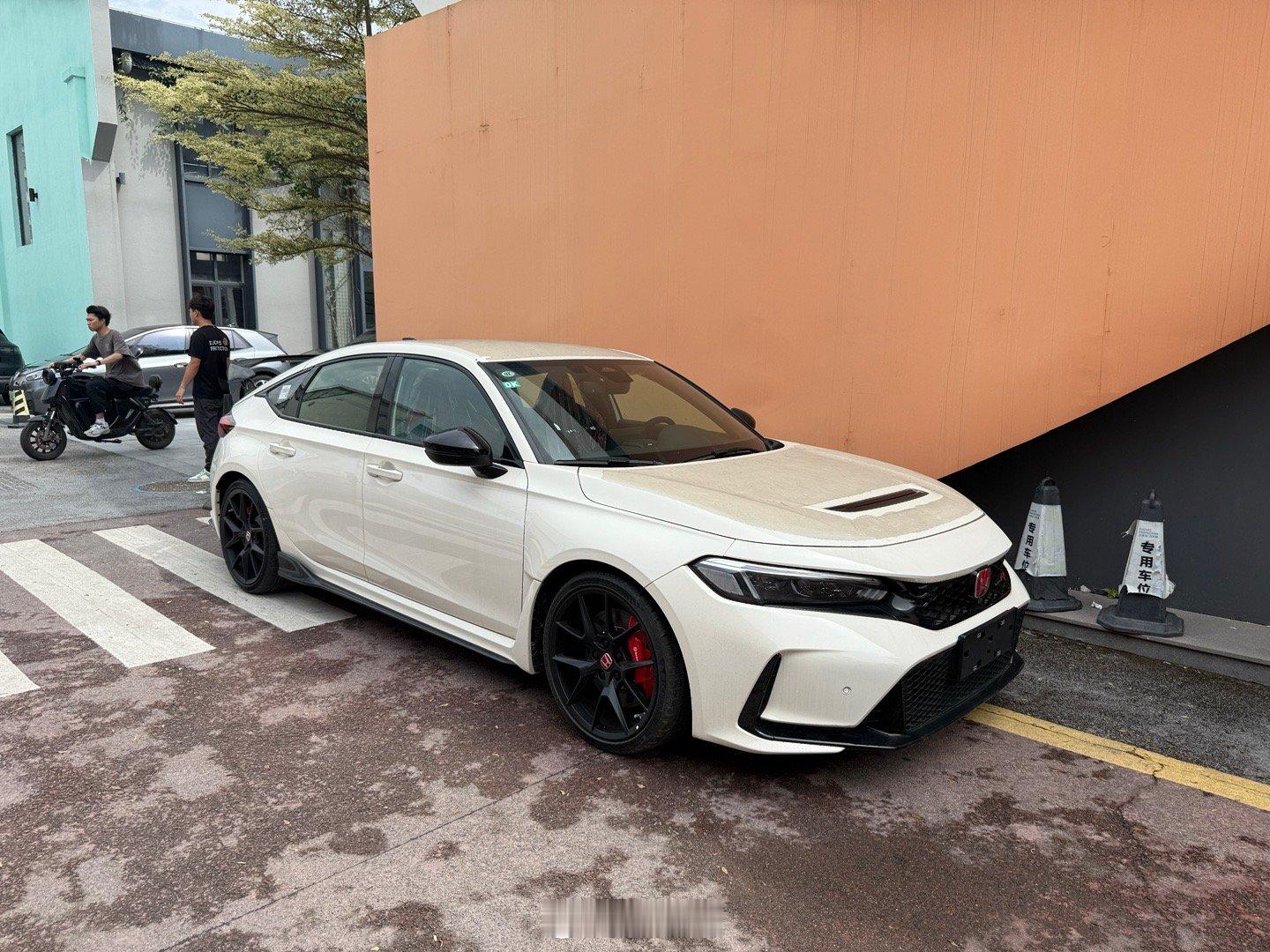 恭喜提新车[嘻嘻][嘻嘻] ​​​