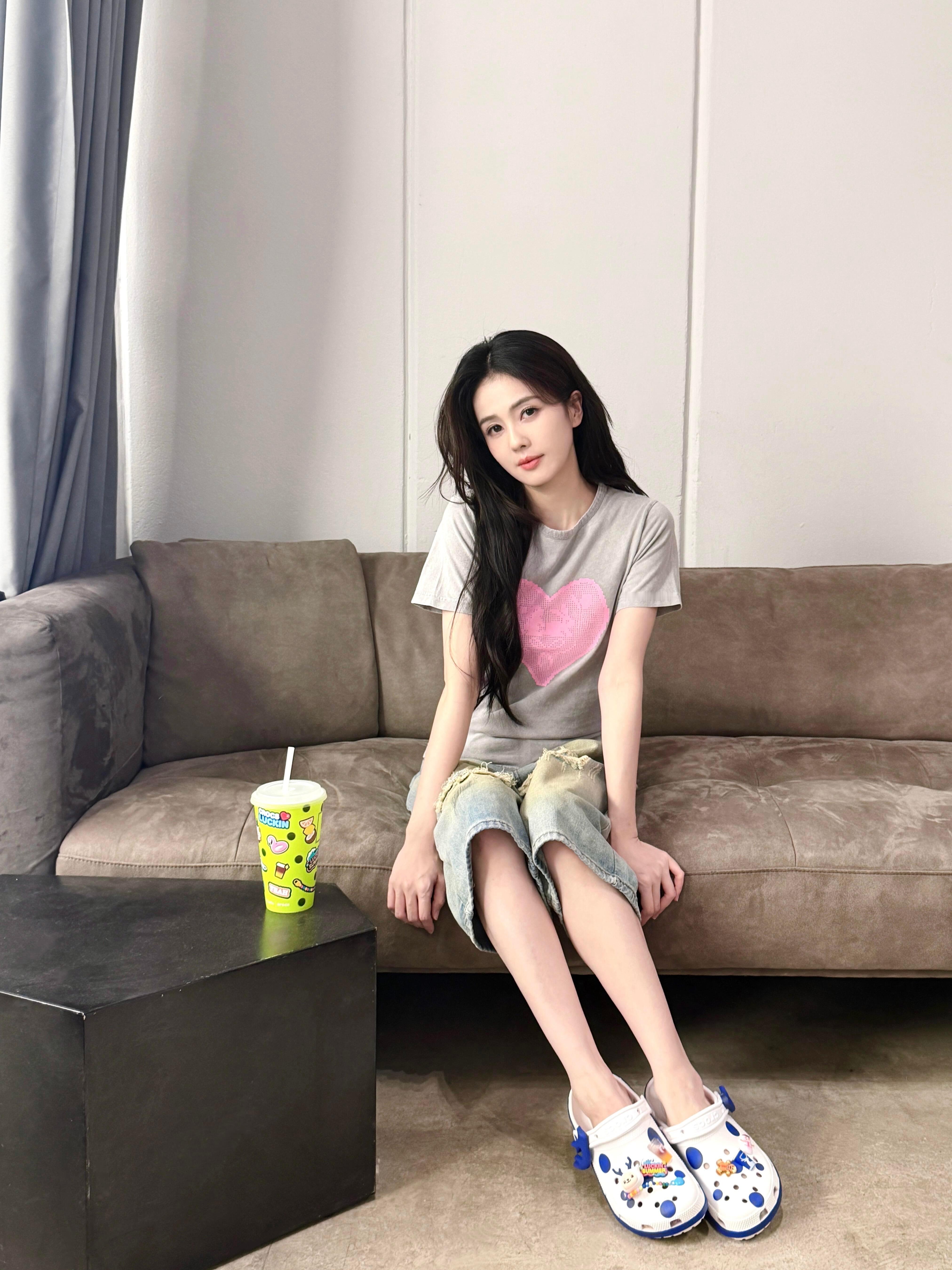 电视剧一生一世[超话]  “你是常年不败的花，温暖四季的光”  白鹿🥀白鹿王韵