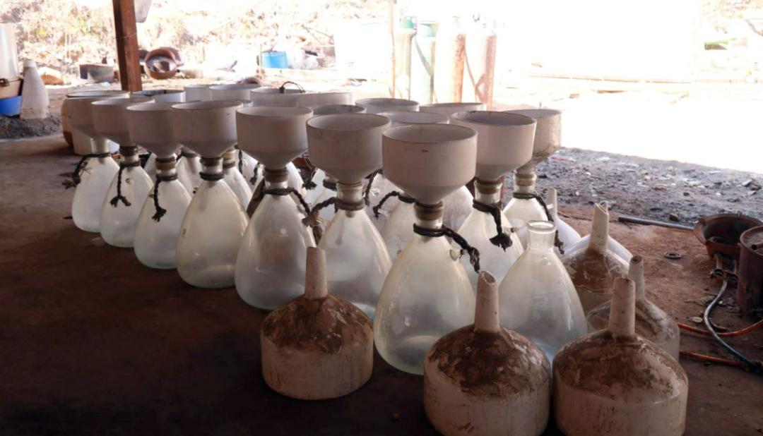 缅甸邀各国外交官乘直升机赴缅北毒厂现场参观！