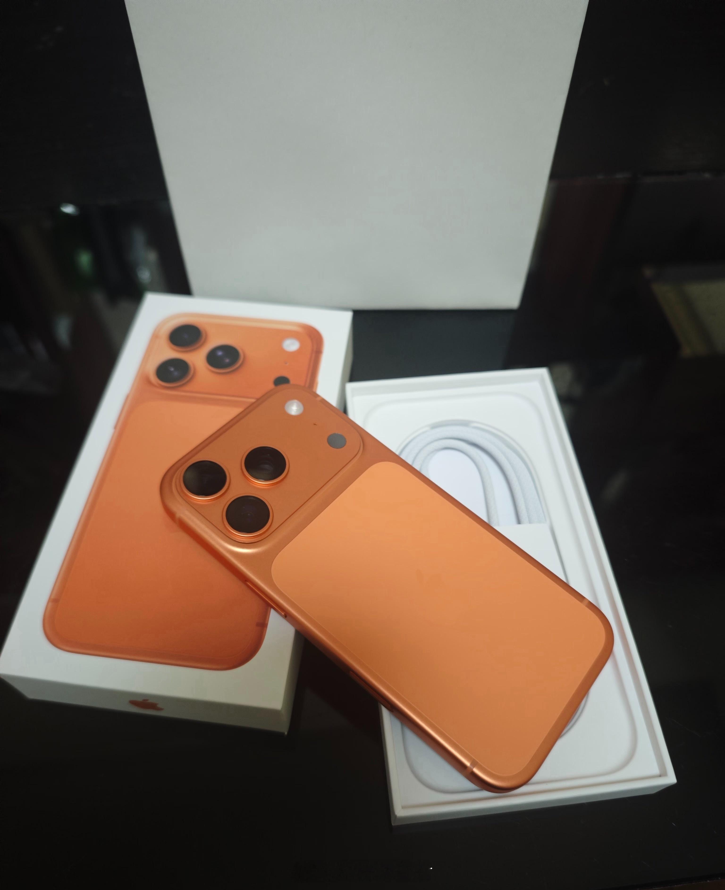 实测iPhone17Pro褪色情况买个手机不就是用的，各种测试目的是什么还弄了好