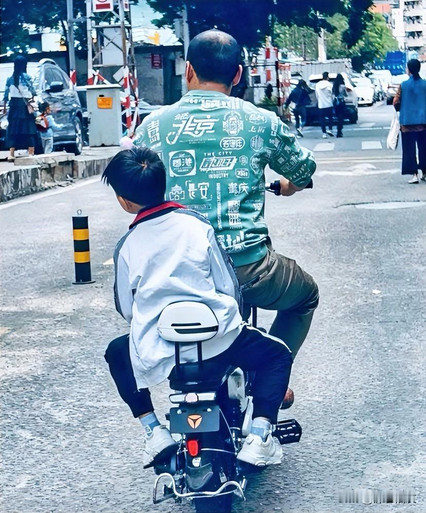 学生们的寒假陆续开启，
听说假期是家长们的“劫难”，
是老师们的“逍遥游”。
