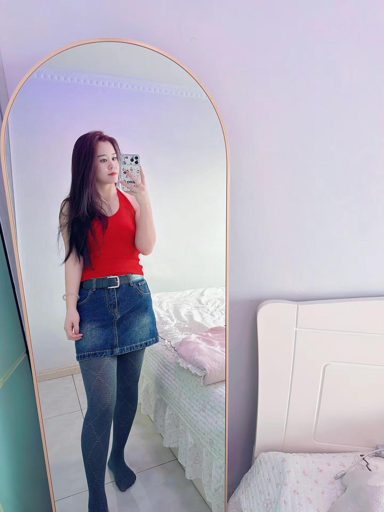 请签收今日美貌暴击 创作者中心 创作灵感 对镜拍穿搭 该穿美美的小裙子了