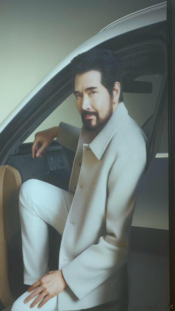 我一个闪现，从深圳来到了金华，来到了零跑D19的场子。作为零跑迄今为止最大、最旗