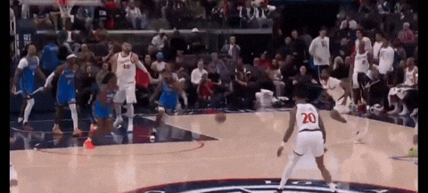 重回巅峰！哈登首节砍下17分
今天快船在主场迎战西部榜首雷霆，首节结束，快船以3