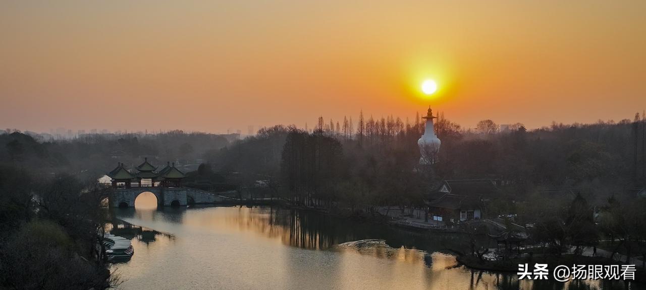 火出圈‼️扬州上榜春假热门目的地TOP10🔥
谁还说扬州不火？携程最新数据直接