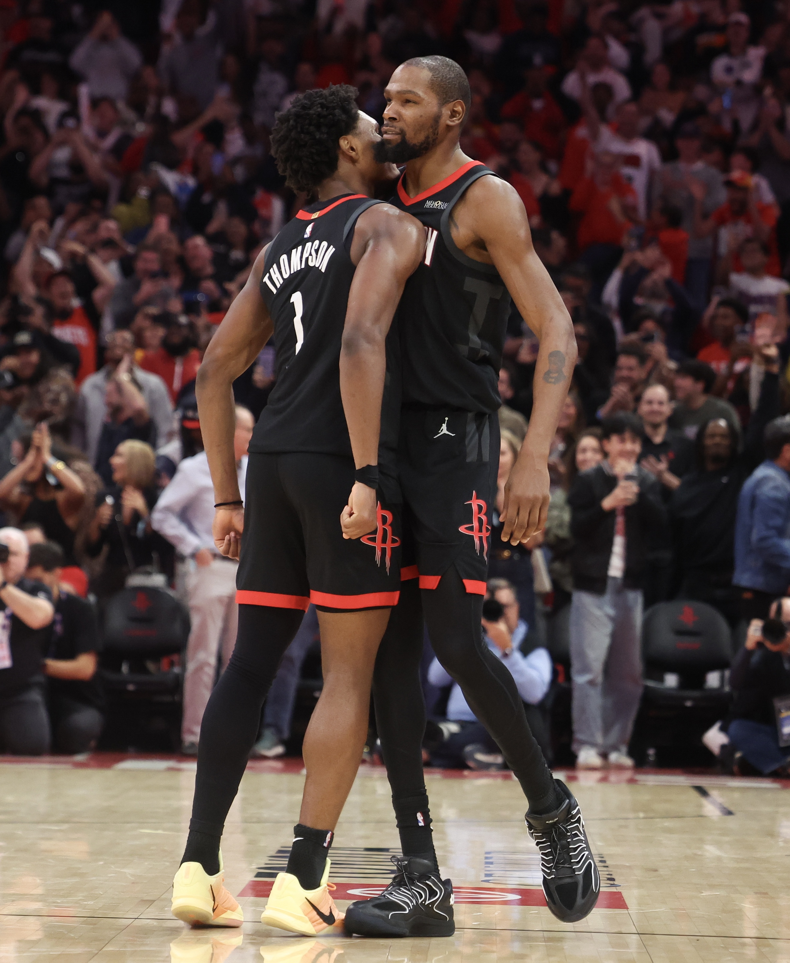 阿门：拥有KD这样的关键先生感觉很好 他今天又帮我们赢下了比赛